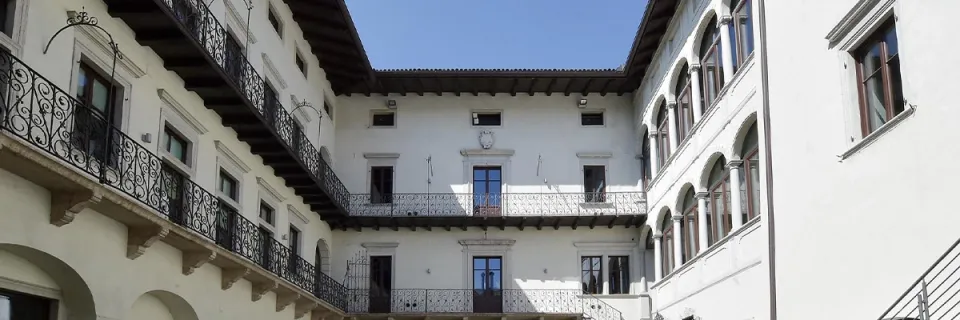 Il cortile interno di Palazzo Sardagna, sede del rettorato ©UniTrento ph. Alessio Coser