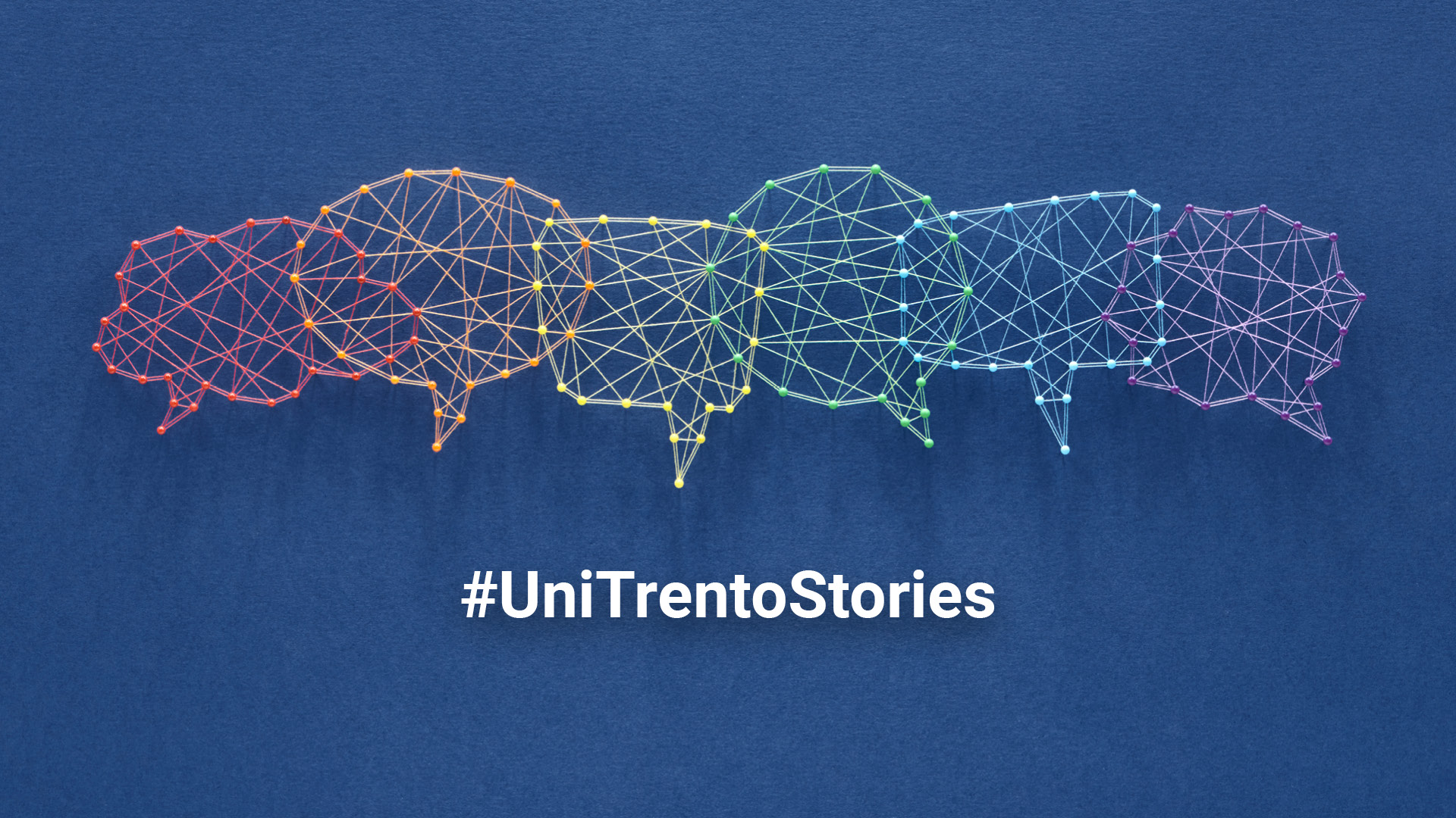 #UniTrentStories illustrazione con gruppo di thought balloon
