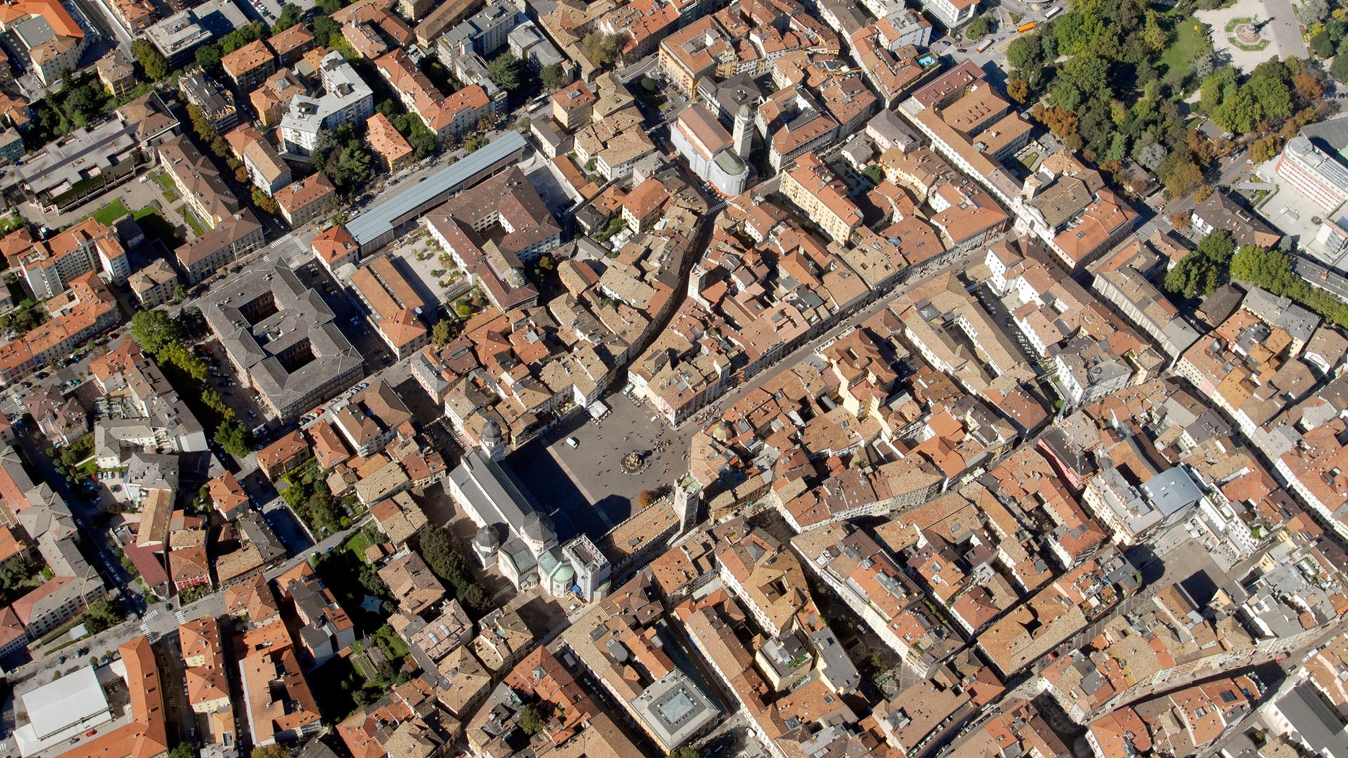 Trento foto aerea diurna