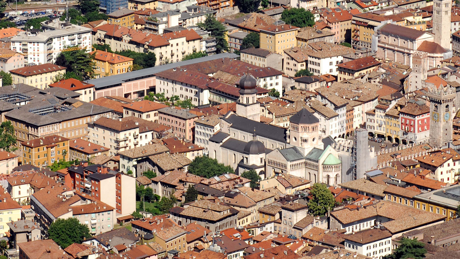 Trento foto dall'alto, centro storico