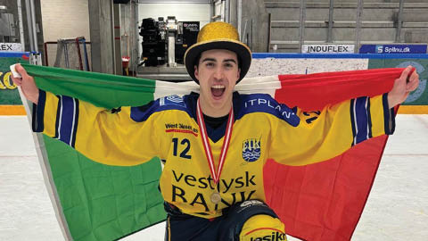 Pietro Gasperetti. Laurea in Ingegneria per l'ambiente e il territorio. Specialità: hockey su ghiaccio