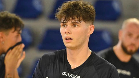 Edoardo Mentasti. Laurea in Studi internazionali. Specialità: pallavolo