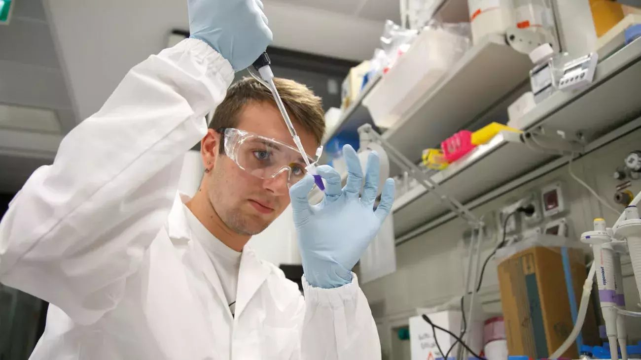 Ricercatore in laboratirio