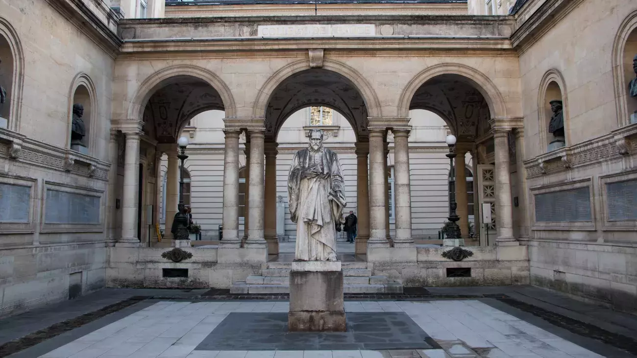 Statue de Budé au Collège de France