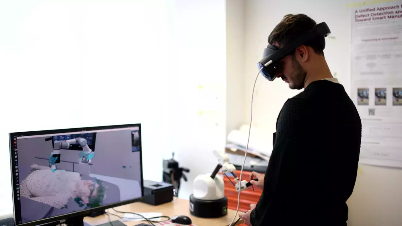 ricercatore con visore