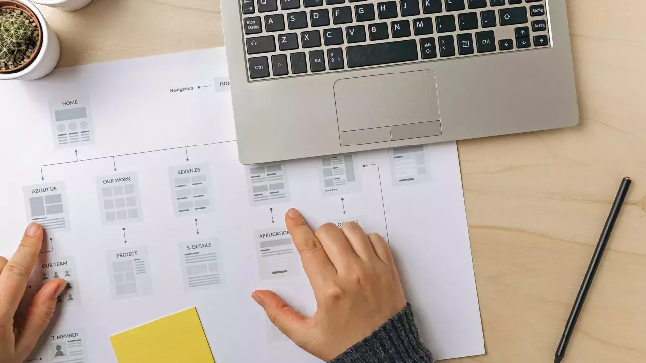 foglio con architettura informativa sito web