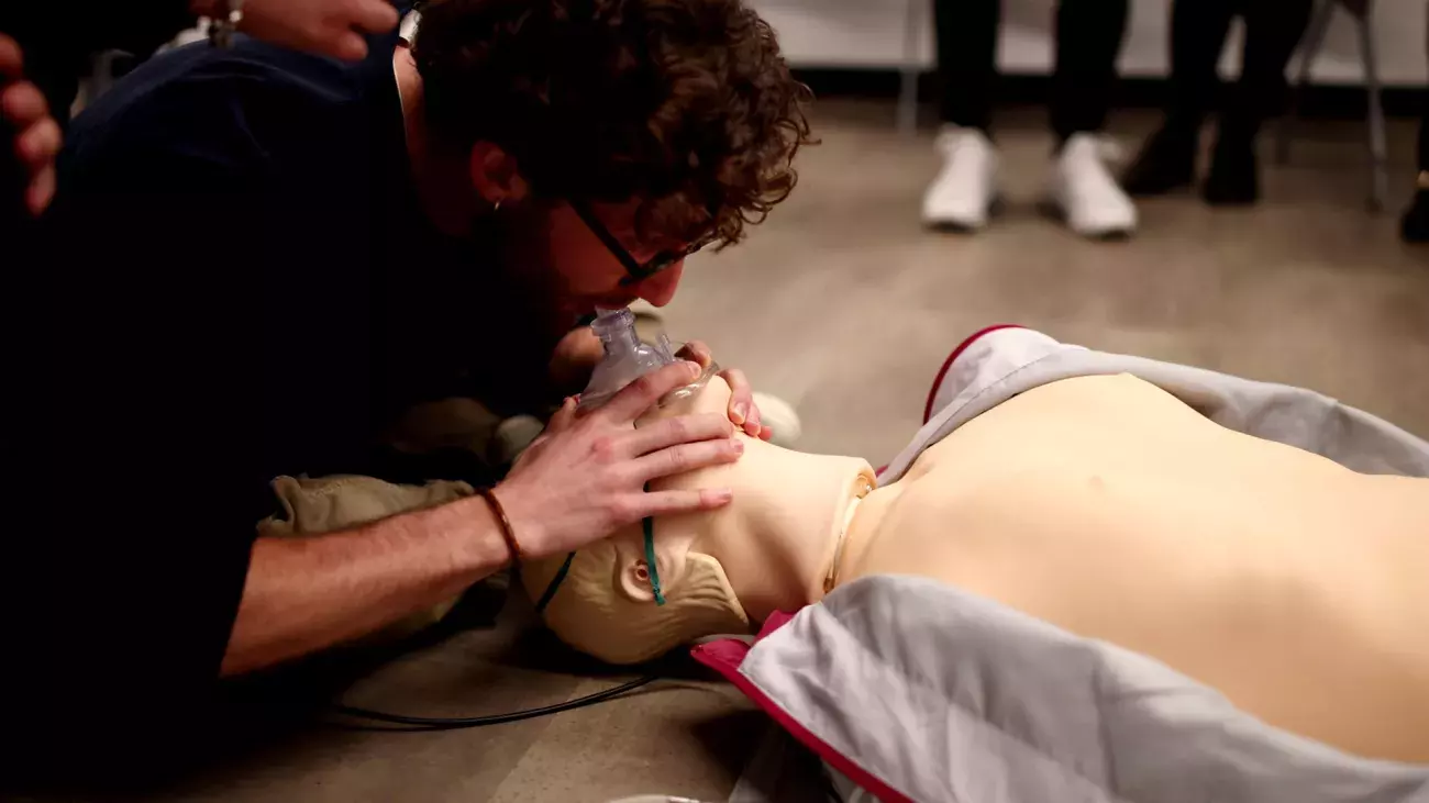 ventilazione di primo soccorso con manichino