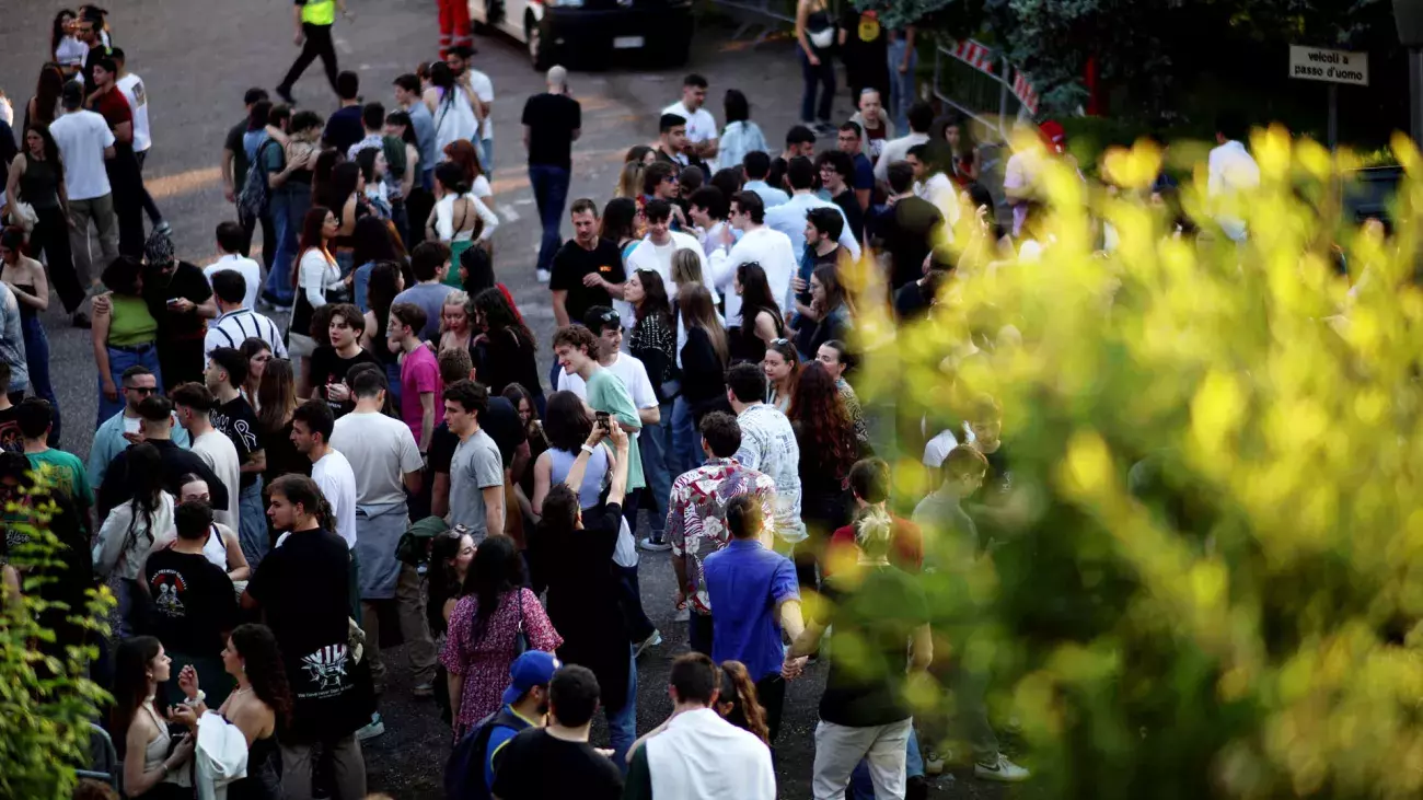moltitudine di studenti, festival di Mesiano