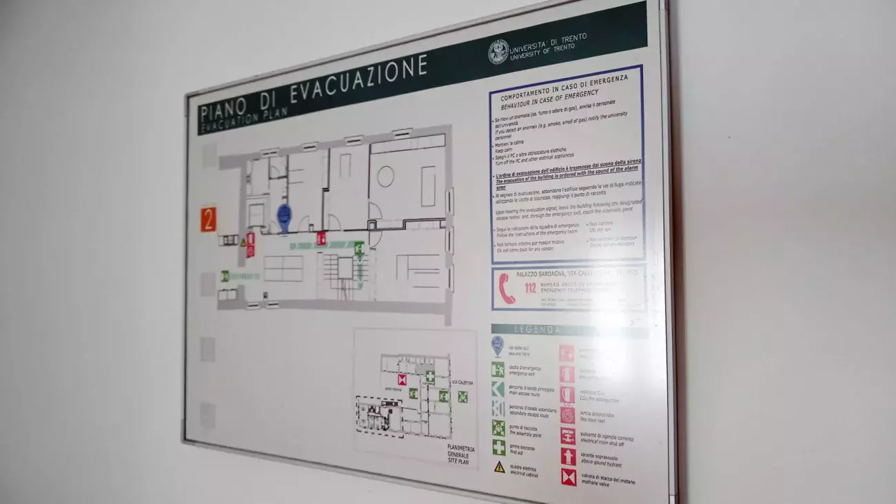 cartello, segnaletica piano di evacuazione edificio