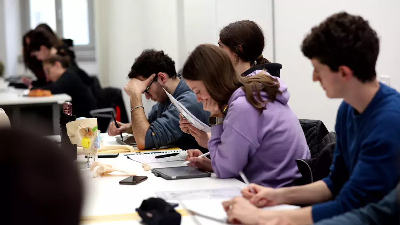 studenti che studiano in aula CISMED